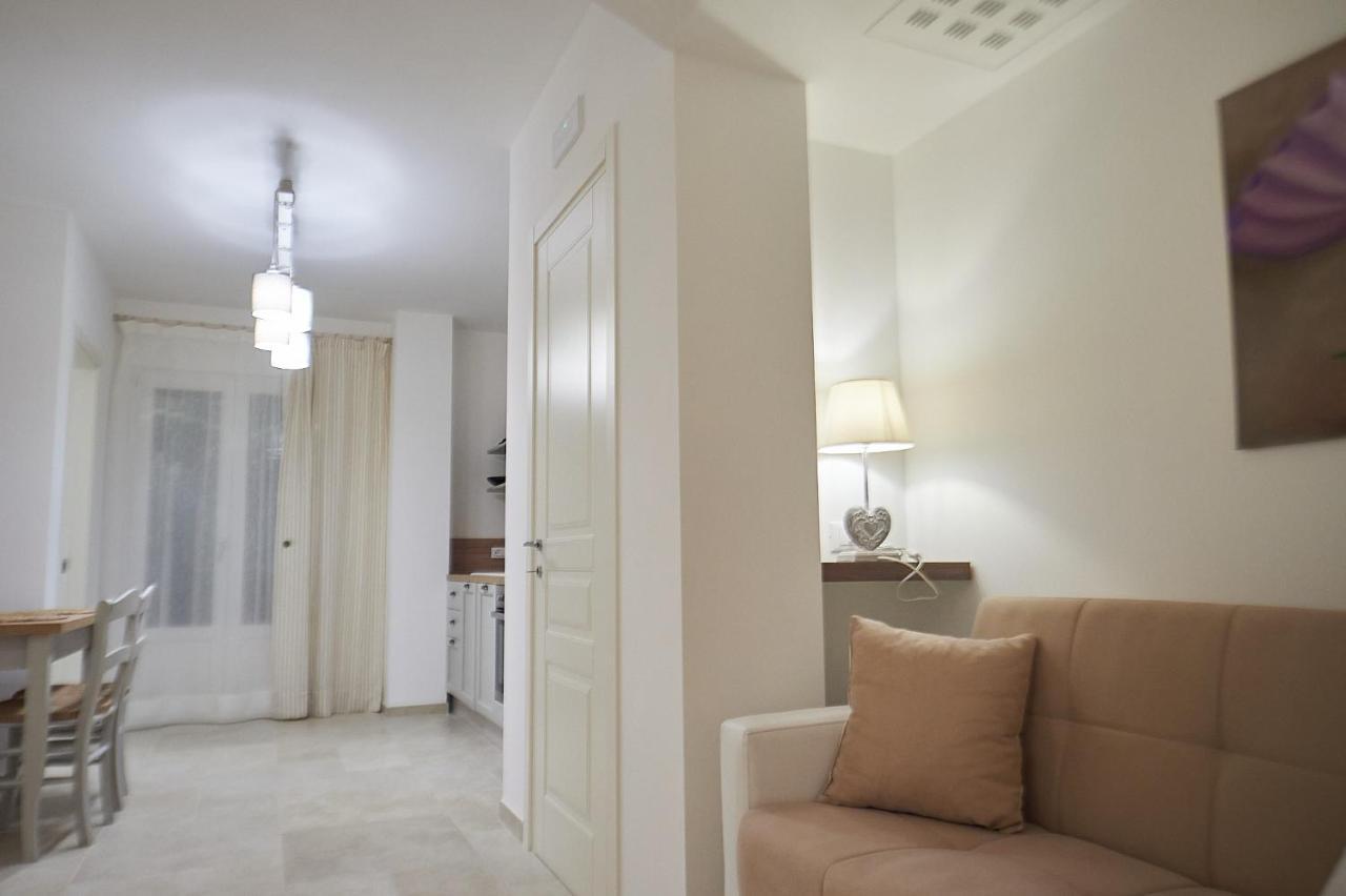 Villa Le lamie di via Dante Polignano a Mare Esterno foto